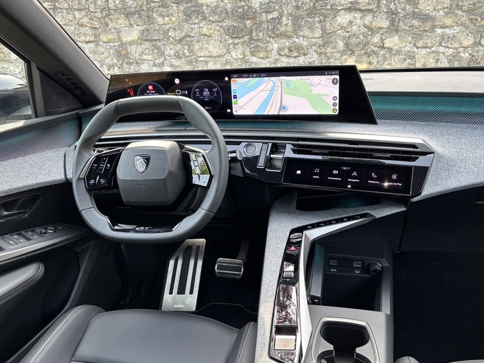 Le Peugeot E-5008 Grand Autonomie, au prix d’un Mercedes GLB vaut-il le coup ?