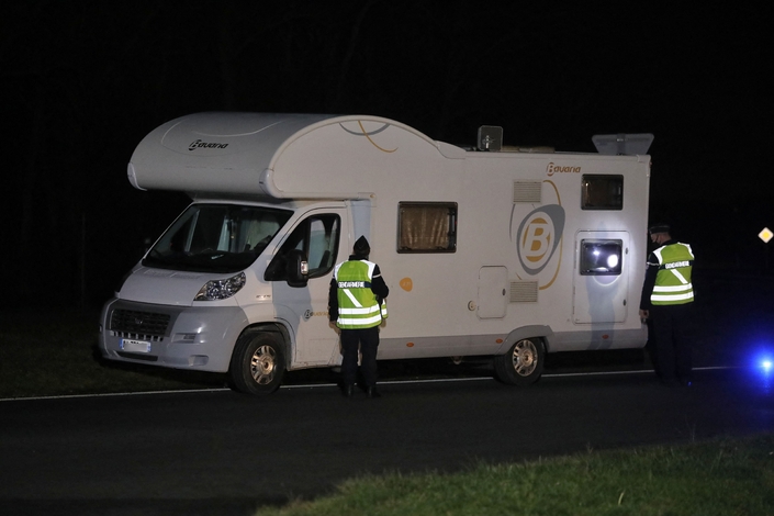 Les contrôles de police s’intensifient depuis le démantèlement de réseaux spécialisés. Photo : MaxPPP.