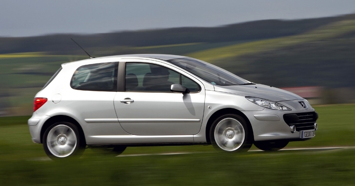 Dynamiquement, la Peugeot 307 HDi 136 n'a pas tellement vieilli, se montrant sûre, confortable, efficace et rapide.