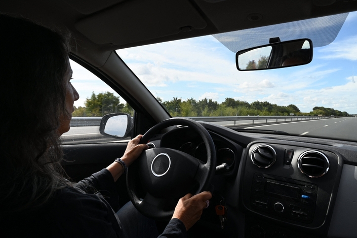 En réalité, l'automobiliste finance son propre cadeau à travers la hausse annuelle de sa prime d’assurance ©