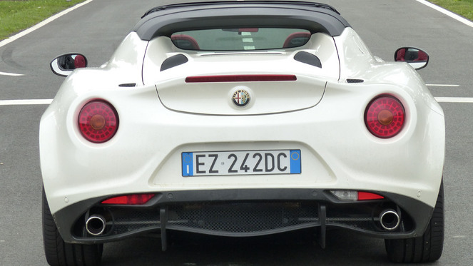 Essai vidéo – Alfa Romeo 4C Spider : le plaisir à tout prix