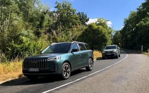 Jaecoo 5 SHS : le mini Range chinois parrainé par Jean Reno affronte le Dacia Duster