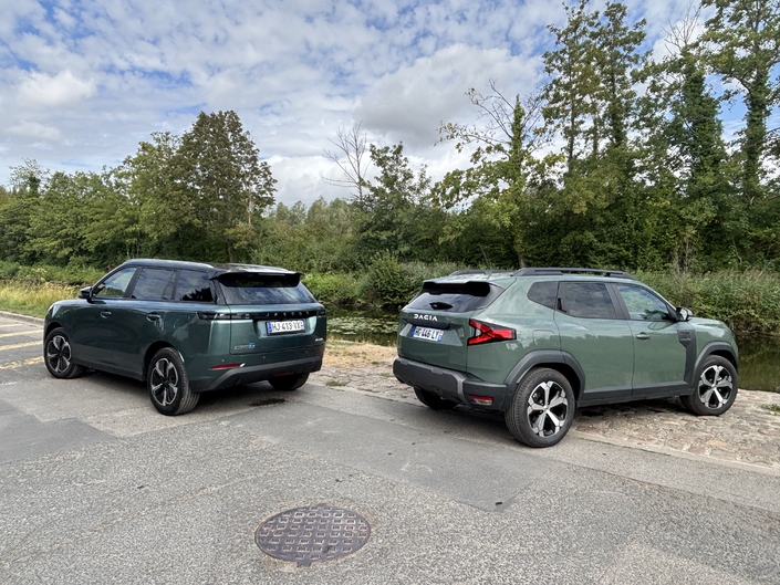 Jaecoo 5 SHS : le mini Range chinois parrainé par Jean Reno affronte le Dacia Duster