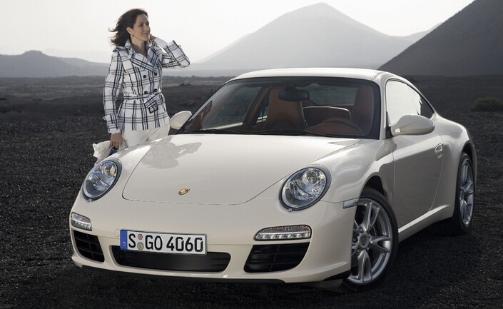 Fin 2008, la Porsche 911 de type 997 entre dans une nouvelle et dernière phase, fiabilisée : la meilleure de la lignée. Elle se repère à ses clignos surmontant des feux de jour à LED.
