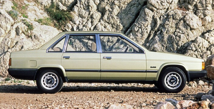 Une ligne taillée à la serpe pour la Tagora. Pourquoi pas, Volvo en tirera profit avec sa 760. Mais l'irruption de l'Audi 100 C3, très aérodynamique, en 1982, vera vieillir d'un coup ces autos.