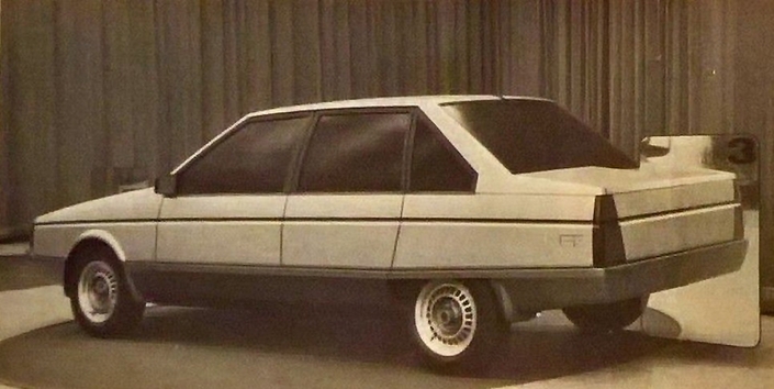 Le projet C9 retenu par Chrysler en 1976, non finalisé. Les feux arrière verticaux rappellent ceux de la triste 180... La Tagora ne voit pas tellement de fées se pencher sur son berceau.