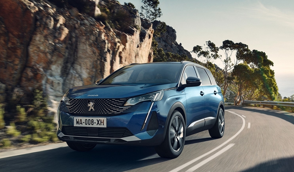 Peugeot 5008 Hybrid 2023