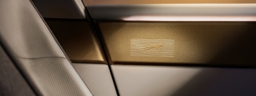 Plus de lunette arrière, intérieur minimaliste... À quoi ressemble vraiment le grand retour de Jaguar ?