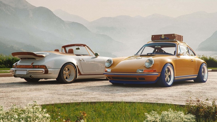 A gauche, une Singer Turbo Cabriolet. A droite, une Singer Classic.