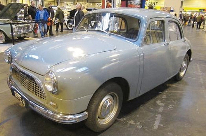 Le prototype Ferguson R3F à moteur flat-four et transmission intégrale en 1955 a été développé en des variantes dessinées par Michelotti et proposé à de grands groupes... qui n'en voudront pas.