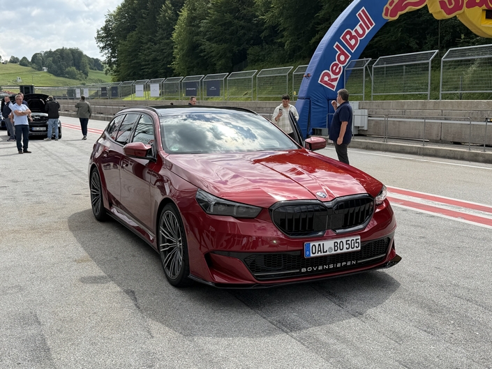 La Bovensiepen 05 GT est une BMW M5 Touring au design retouché (et aux réglages différents).