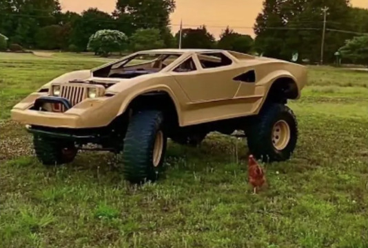 Il fusionne une Lamborghini et une Jeep puis nomme sa voiture Jeeporghini