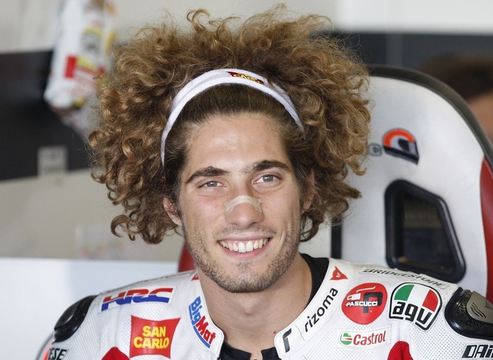 Marco Simoncelli c'est aussi un look gravé à jamais dans les mémoires.