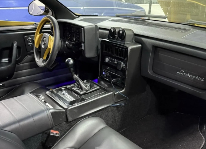 Cette Lamborghini Gallardo vaut moins de 15 000 euros, mais il y a un piège