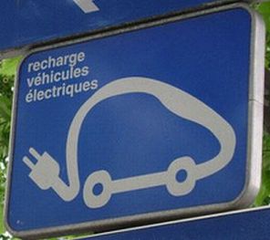 Enquête : où trouver les bornes de recharge électrique à Paris et sa proche banlieue 