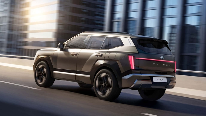 Ce nouveau Tucson de cinquième génération est beaucoup plus « carré » que l’ancien.