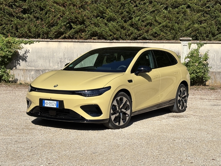 Leapmotor arrive sur le segment des compactes électriques avec sa B05 vendue au prix d’une citadine