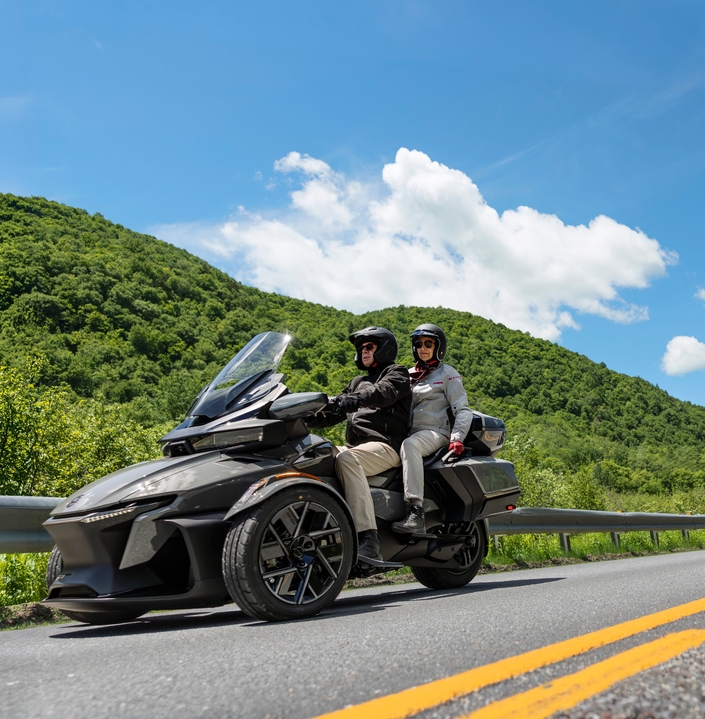 Can-Am repense sa gamme de motos trois-roues pour 2027 : confort, technologie et nouveau bloc-moteur !