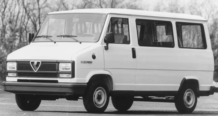 Même Alfa Romeo a eu droit à sa version du « Ducato », avec cet AR6.