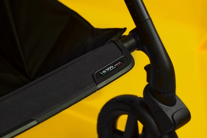 Seuls 500 exemplaires de cette poussette Lamborghini seront produits