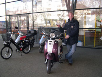 Lycée Monge/Chambéry : des prêts d'essai de deux-roues électriques proposés