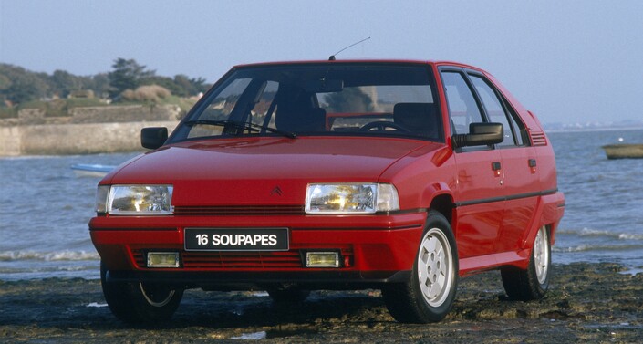 Citroën ne s'est pas donné la peine en 1987 de donner à la BX GTI 16 Soupapes une présentation traduisant réellement sa nouvelle sportivité. Une Sport de 1985 en faisait beaucoup plus !