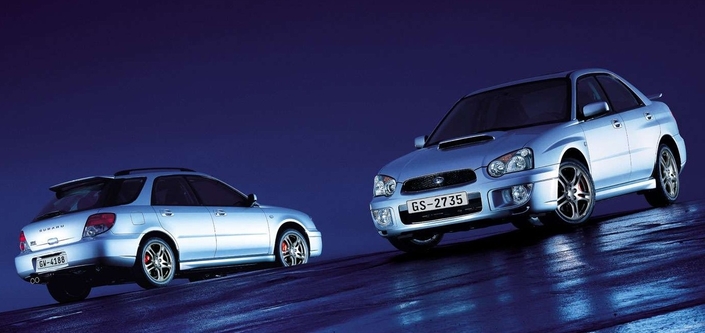 En 2003, la Subaru Impreza WRX bénéficie d'un nouvel avant aux projecteurs plus conventionnels, les feux arrière évoluant à peine. Le moteur de base grimpe à 225 ch.