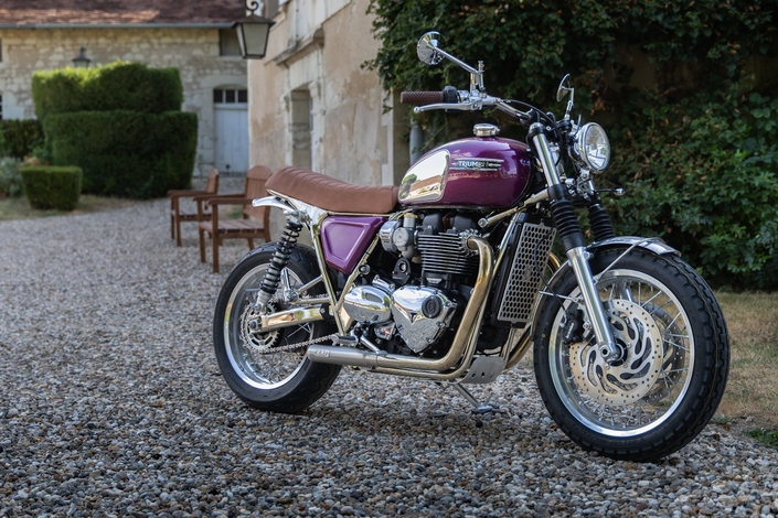 Triumph Bonneville T120 : un préparateur français signe une nouvelle déclinaison couleur Bentley !