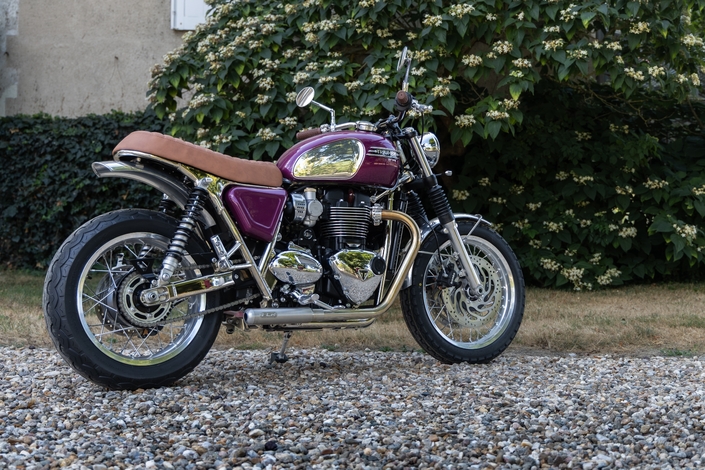 Triumph Bonneville T120 : un préparateur français signe une nouvelle déclinaison couleur Bentley !