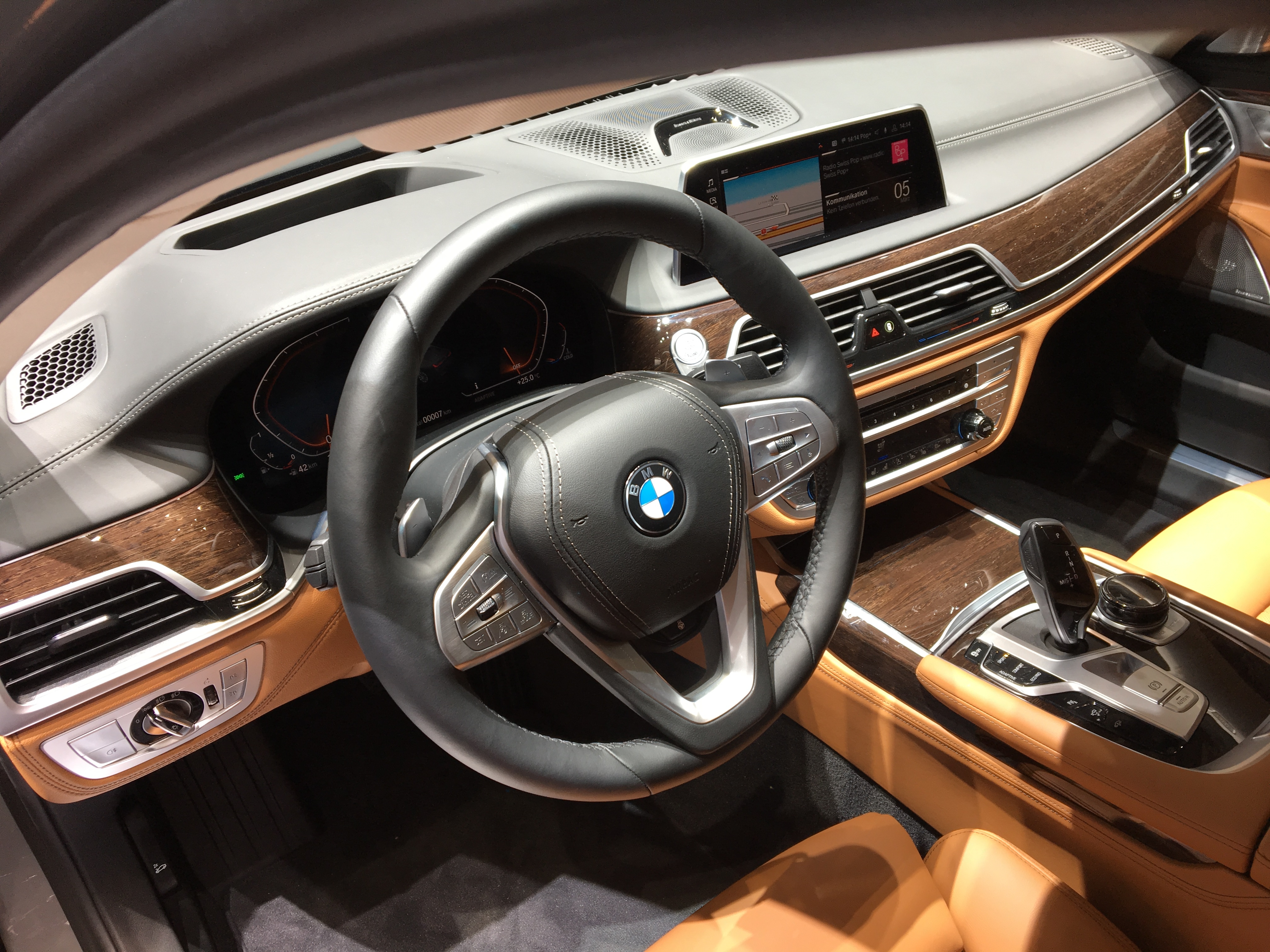 Bmw Serie 7 Restylee Le Navire Amiral Video En Direct Du Salon