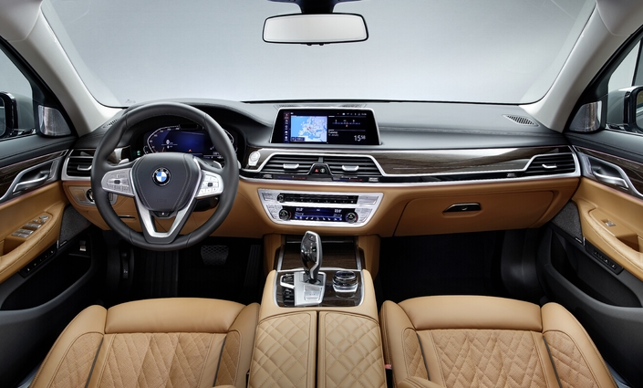 Présentation vidéo – BMW Série 7 restylée : volte-face