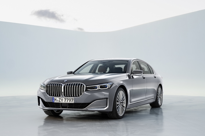Présentation vidéo – BMW Série 7 restylée : volte-face