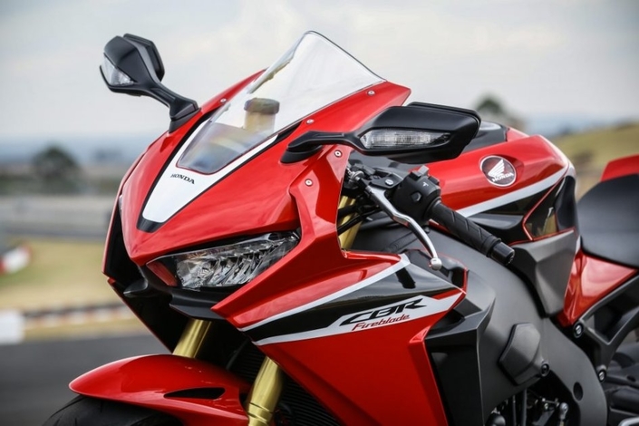 courroie distribution - Honda : une distribution variable pour la nouvelle CBR1000RR ? S1-nouveaute-honda-une-distribution-variable-pour-la-nouvelle-cbr1000rr-577730