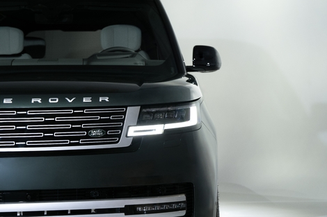 Cela ne se voit pas, mais il s’agit bien du Range Rover Electric