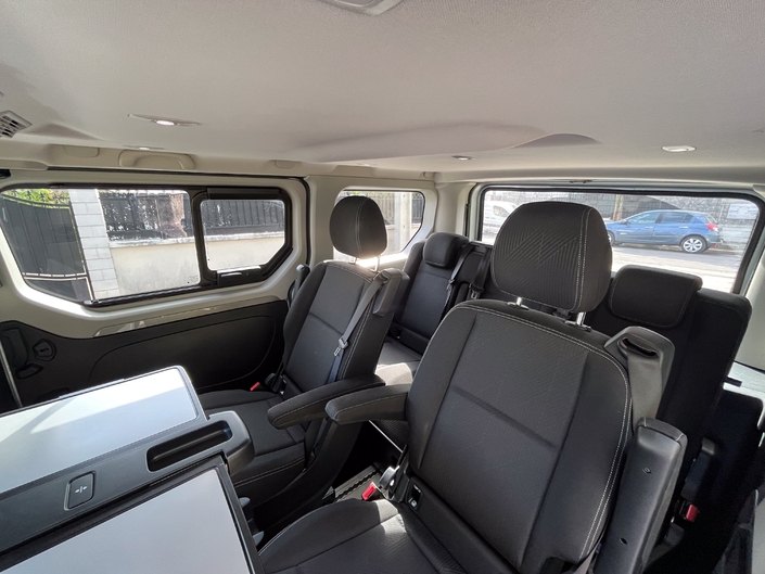 Le Renault Trafic Escapade est-il un van minimaliste ou un monospace à la défiscalisation maximaliste ?