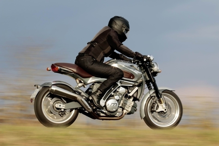 Le Code de la route, un cadre, pas une recette de survie : ce que tout motard doit savoir