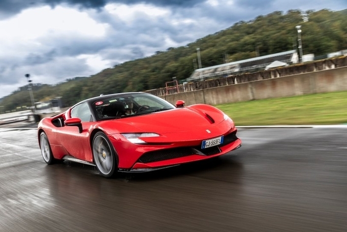 Ferrari SF90 Stradale