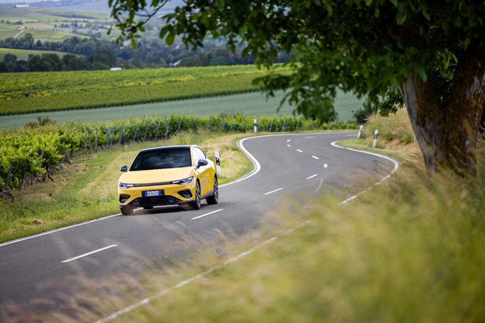 Leapmotor arrive sur le segment des compactes électriques avec sa B05 vendue au prix d’une citadine