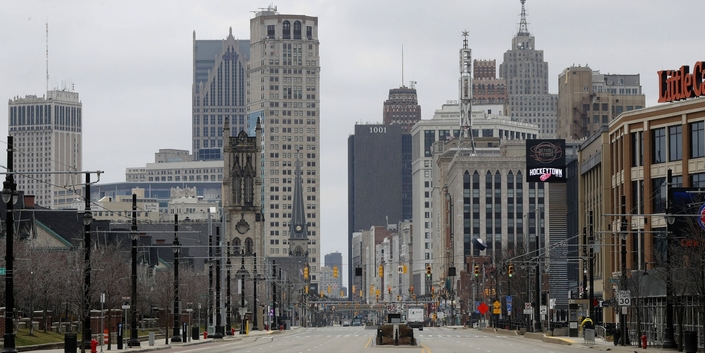 Quand le blizzard s'engouffre dans les avenues de Detroit, même les pick-up n'y mettent plus les pneus.