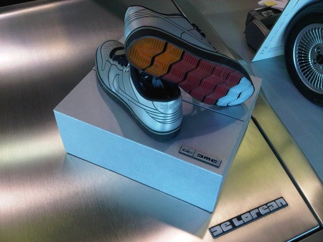 Nike sort des Dunk "DeLorean" inspirées de "Retour vers le futur"