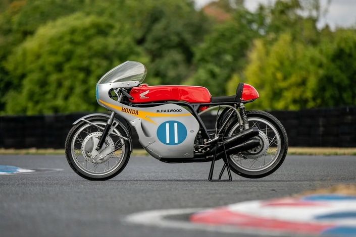 Un million d’euros pour un bout d’histoire : la Honda de Mike Hailwood aux enchères