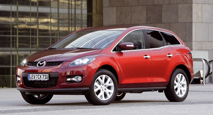 Présenté au salon Detroit 2006, le Mazda CX-7 mettra plus d'un an à être commercialisé en France. Les modifications pour l'européaniser seront, il est vrai, nombreuses.