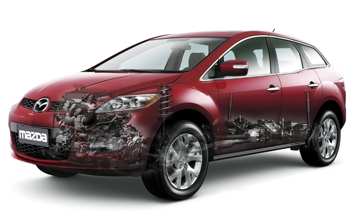 Le Mazda CX-7 profite d'une vraie transmission intégrale permanente, faisant varier en permanence le couple entre les trains roulants. Mais il se passe du différentiel arrière autobloquant de la 6 MPS.