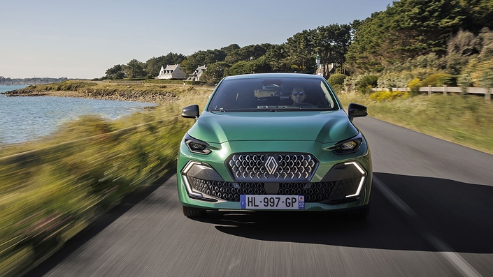La nouvelle Renault Clio 6 est l’une des citadines polyvalentes préférées des Français. Il était temps de lui consacrer un guide d’achat sur Caradisiac.