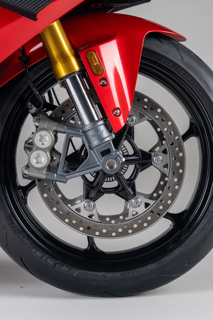 ZXMOTO 500RR : la sportive chinoise quatre-cylindres débarque à 6 999 €