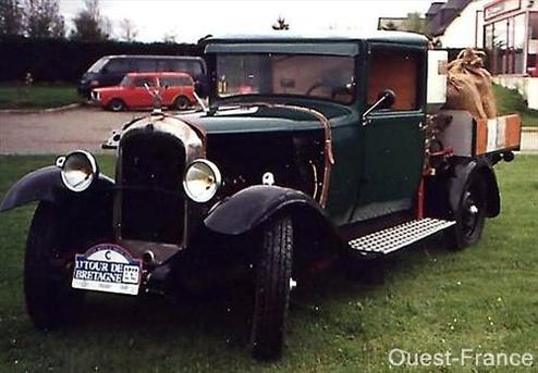 Une Citroën C4 de 1929 roule aux algues vertes ! 