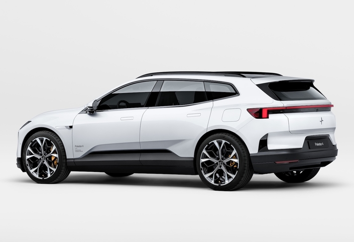 C’est sous cet angle que la différence avec la Polestar 4 Coupé se voit le plus !