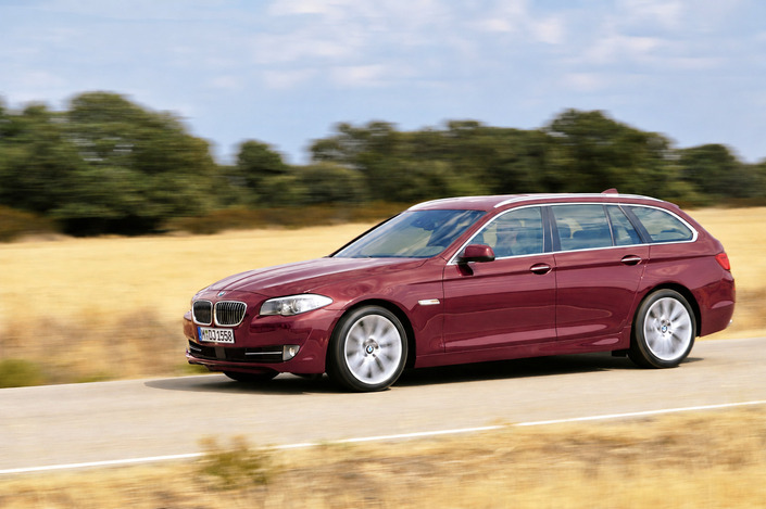 C'est dans leur break BMW 530D Touring, un modèle semblable à celui-ci, de cette couleur et vraisemblablement de cette génération (2010), que la famille Al-Hilli voyageait lors de ce séjour en Haute-Savoie - Crédit BMW Media