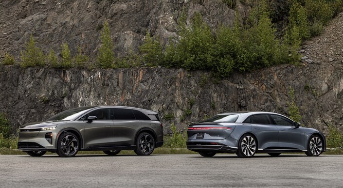 La Lucid Gravity (à gauche) et la Lucid Air.
