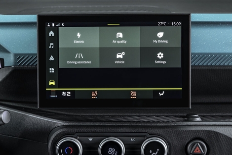 La finition Journey embarque l'écran 10'' avec navigation et réplication Android et Carplay sans fil.